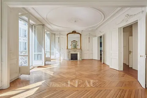 Paris VIIIe – Proche Elysée / Rue Royale – 2e étage – 157 m² - 4 chambres