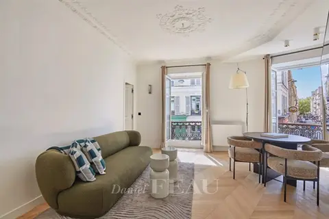 Appartement traversant en vente à Paris 18ème, limite Batignolles (75018)