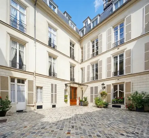 Un duplex de charme rue Jacob