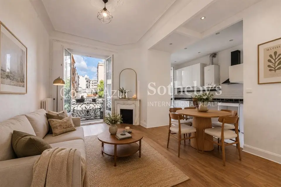Nice centre appartement bourgeois 4 pièces 85 m² proche Duboucha