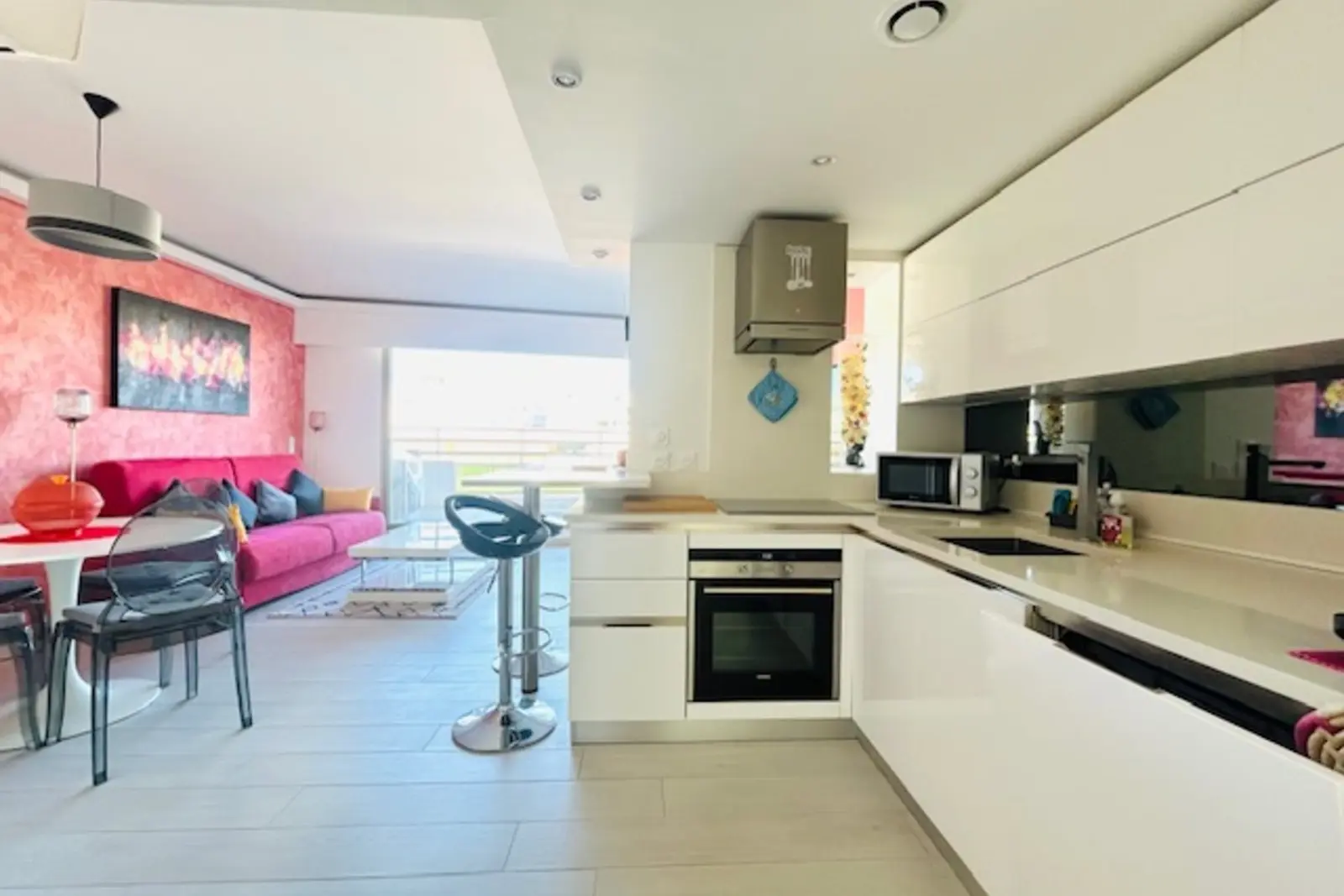 Carré d'Or — 55 m² au dernier étage, 40 m² de solarium, vue sur la mer, piscine sur le toit