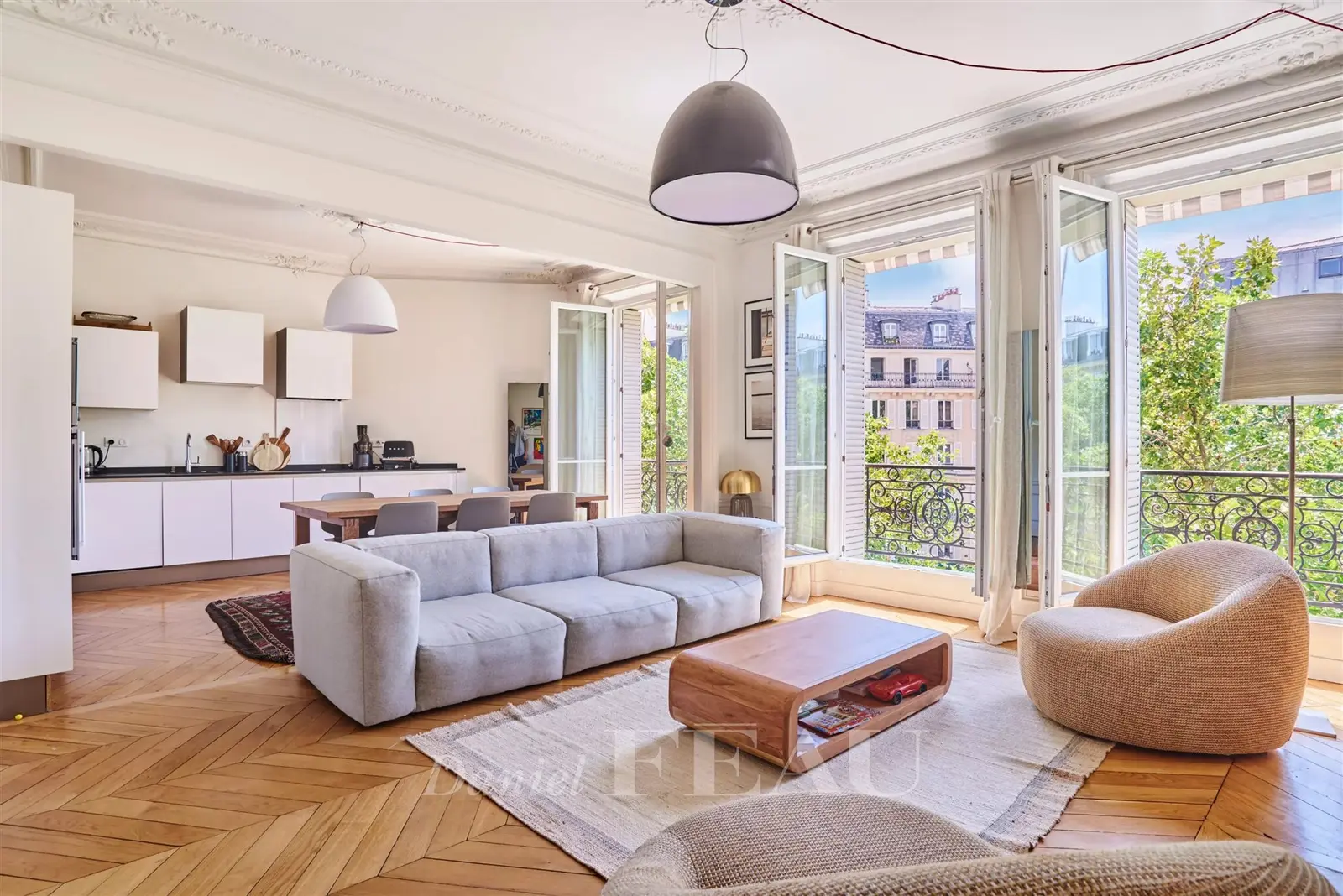 Paris XVIIe - Ternes / Saint Ferdinand. Trois chambres, parfait état.