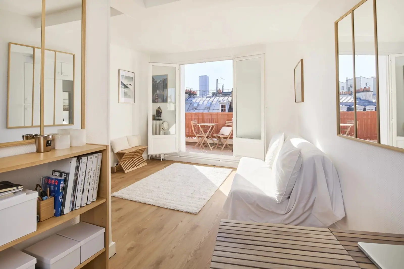 Luxembourg/Val-de-Grâce : un studio baigné de soleil ouvrant sur 2 terrasses