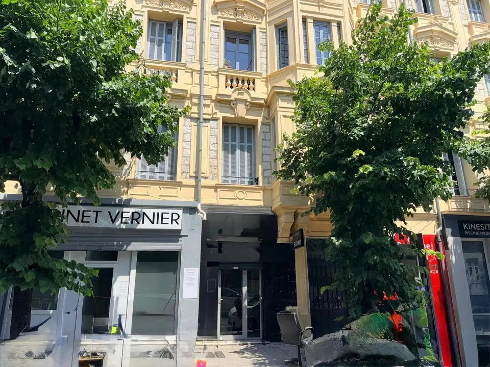 MURS LIBRES 17.50 m2 à vendre 90000 euros
