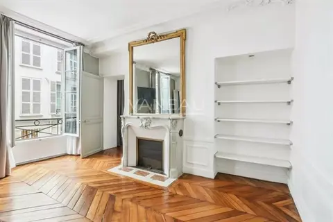 Paris VIIe - Rue de Bourgogne - Appartement familial et d'exception