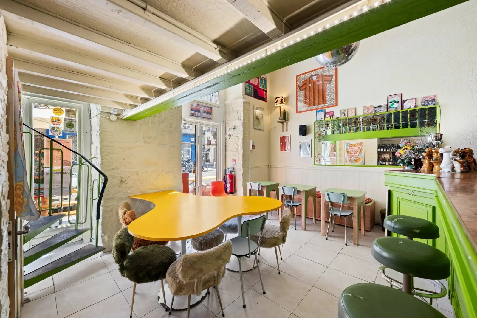 À Vendre – Bar À Vin Avec Cuisine – Port De Nice