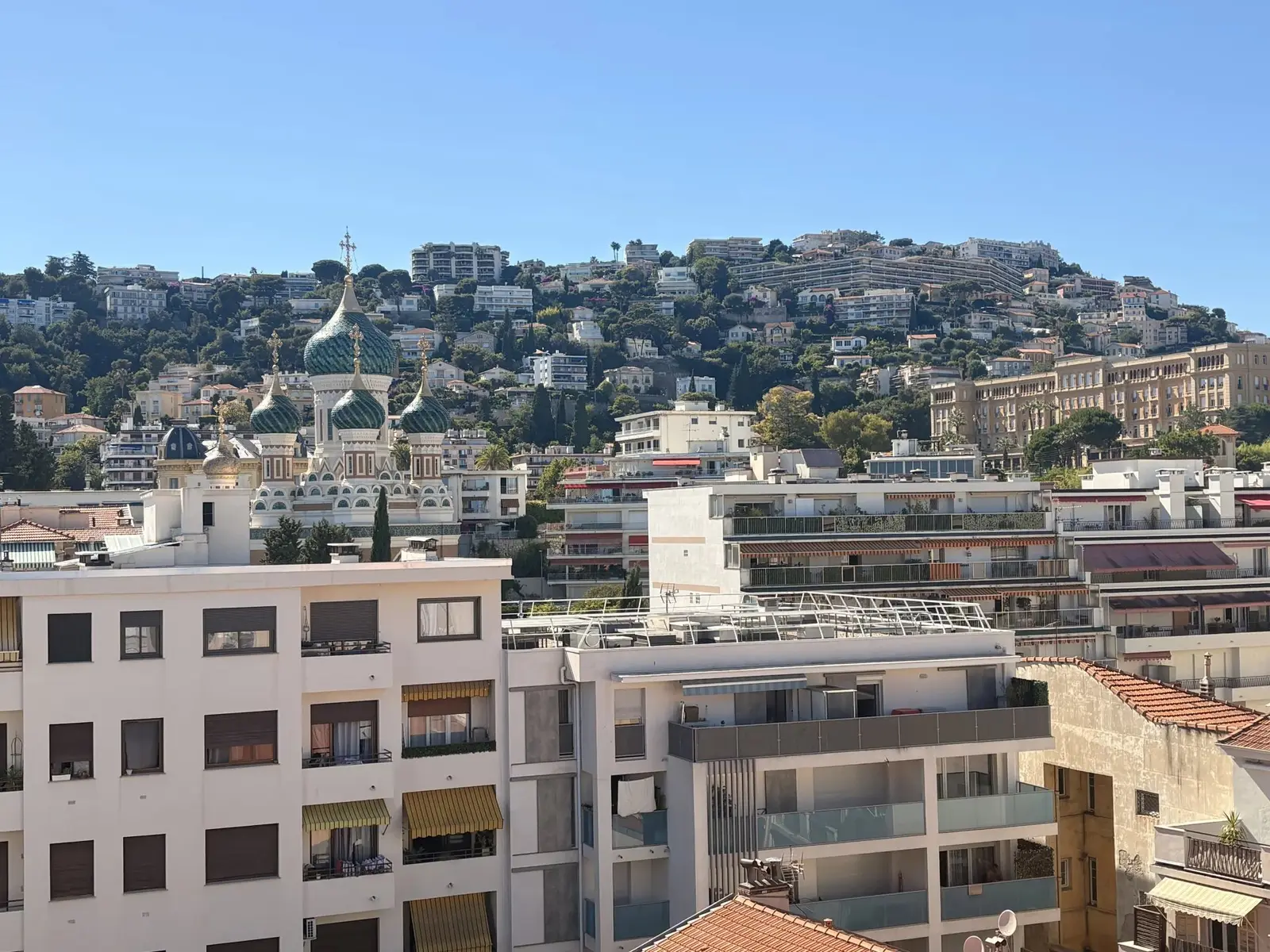 5 Pièces Rénové Au Dernier Étage Avec Terrasse Nice