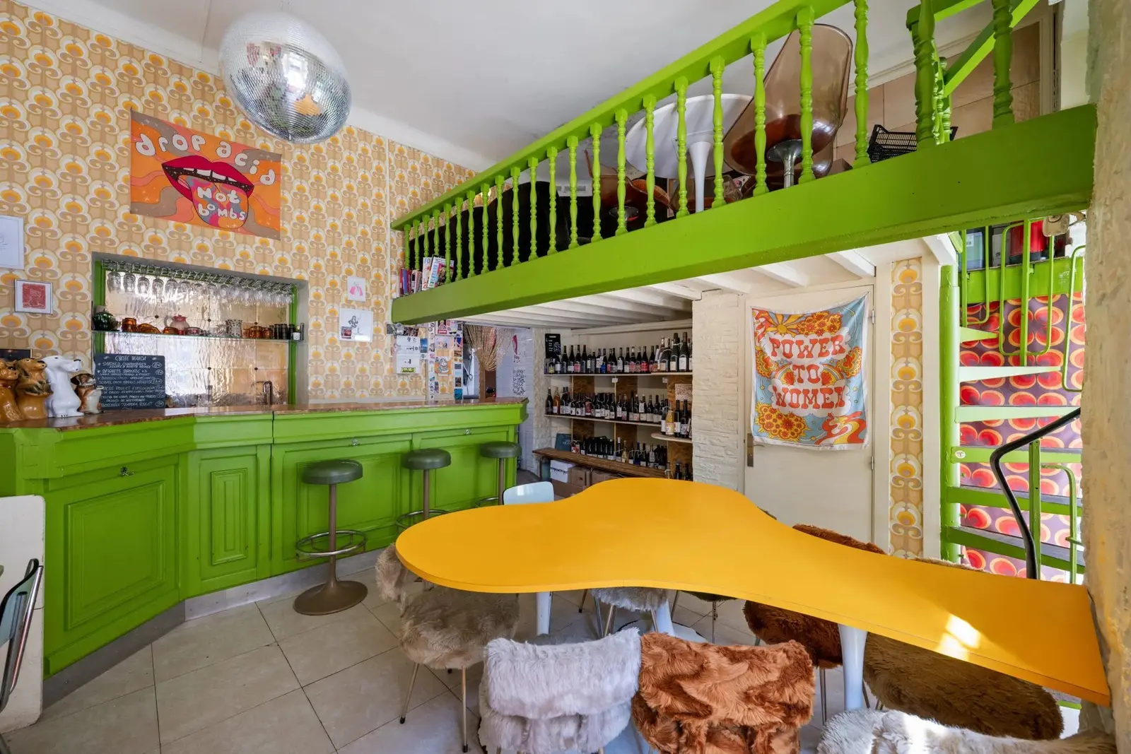 À Vendre – Bar À Vin Avec Cuisine – Port De Nice