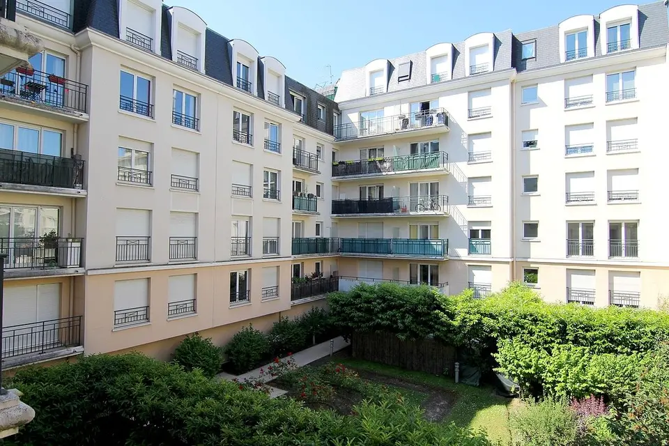 Apartment — 2 ch. — Courbevoie